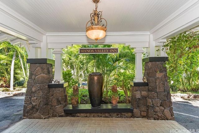 2001 Vancouver Drive, Honolulu, HI 96822