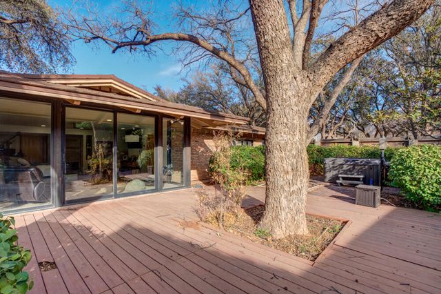 1904 Vicksburg Avenue, Lubbock, TX 79407