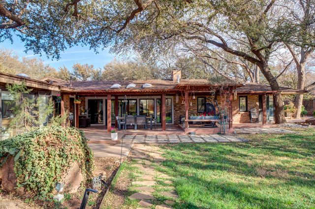 1904 Vicksburg Avenue, Lubbock, TX 79407
