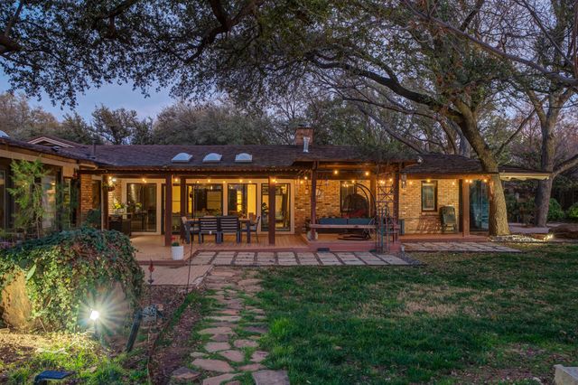 1904 Vicksburg Avenue, Lubbock, TX 79407