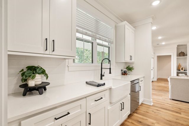 733 TIFFANY NICOLE LN, Lexington, TN 38351