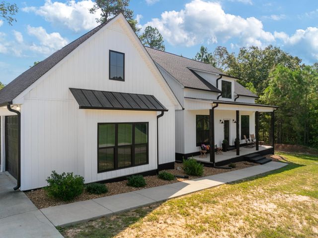 733 TIFFANY NICOLE LN, Lexington, TN 38351