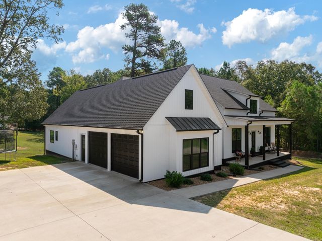 733 TIFFANY NICOLE LN, Lexington, TN 38351