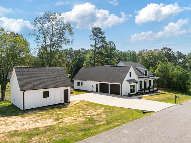 733 TIFFANY NICOLE LN, Lexington, TN 38351