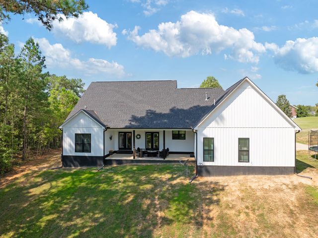 733 TIFFANY NICOLE LN, Lexington, TN 38351