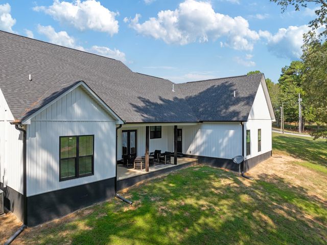 733 TIFFANY NICOLE LN, Lexington, TN 38351