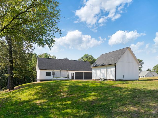 733 TIFFANY NICOLE LN, Lexington, TN 38351