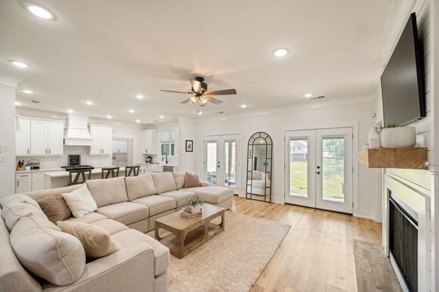 733 TIFFANY NICOLE LN, Lexington, TN 38351