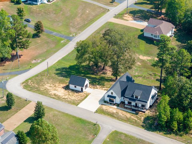 733 TIFFANY NICOLE LN, Lexington, TN 38351