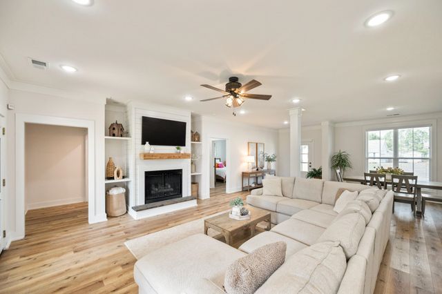 733 TIFFANY NICOLE LN, Lexington, TN 38351