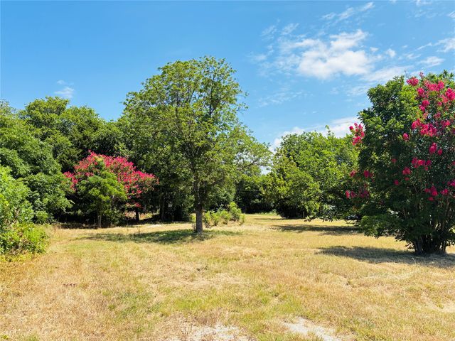 52 Spring Creek Circle, Grand Prairie, TX 75054