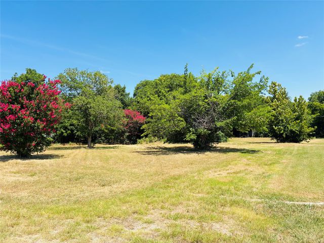 52 Spring Creek Circle, Grand Prairie, TX 75054