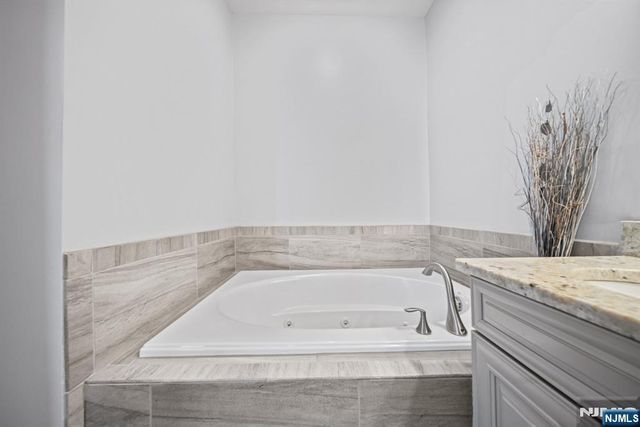 84 Truman Drive 2801, Wood Ridge, NJ 07075