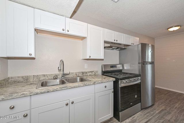 730 E SIESTA Drive 1, Phoenix, AZ 85042