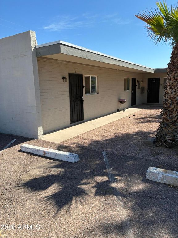 730 E SIESTA Drive 1, Phoenix, AZ 85042