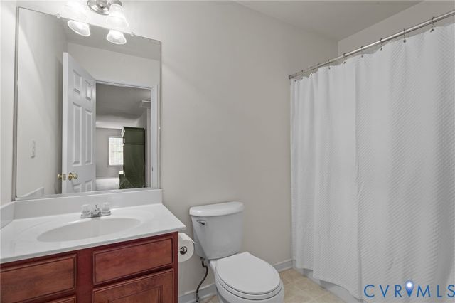 8397 Windsor Dr, Mechanicsville, VA 23111