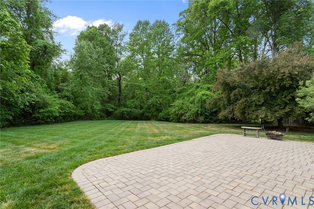 8397 Windsor Dr, Mechanicsville, VA 23111