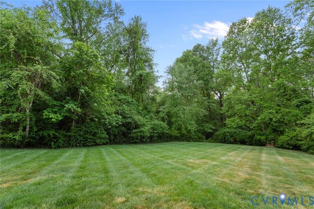 8397 Windsor Dr, Mechanicsville, VA 23111