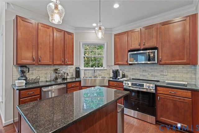 8397 Windsor Dr, Mechanicsville, VA 23111