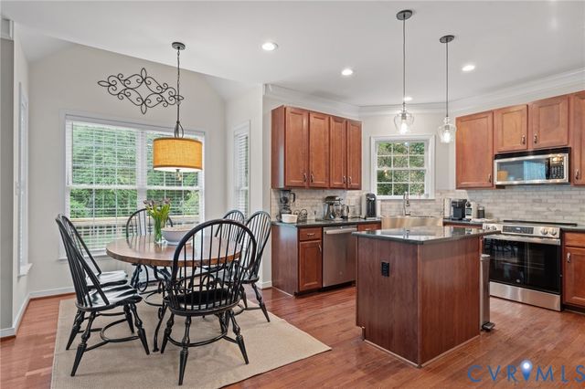 8397 Windsor Dr, Mechanicsville, VA 23111