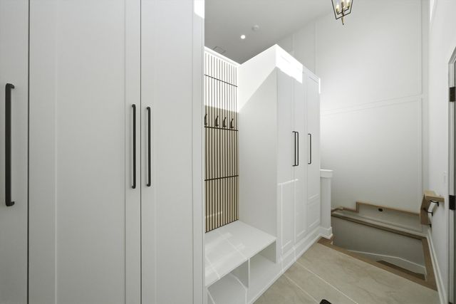 2457 W Byron Street, Chicago, IL 60618