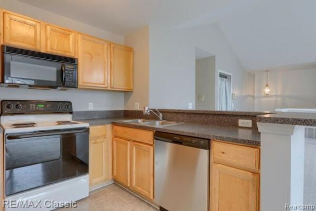 51592 Stern Lane, Chesterfield, MI 48051