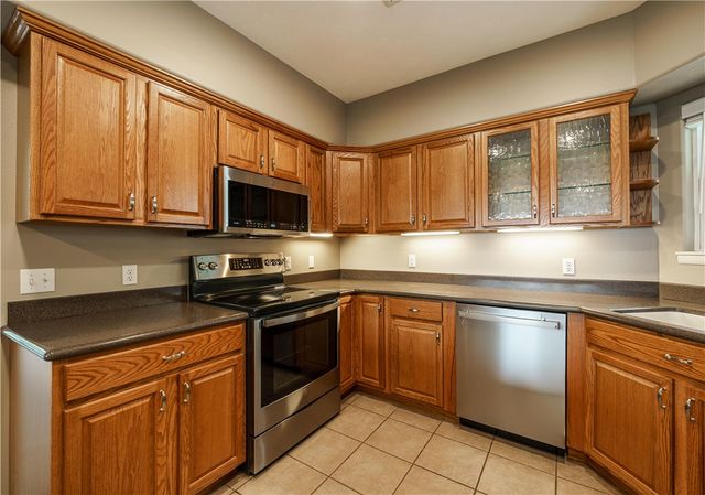 311 Holiday Island Drive, Holiday Island, AR 72631