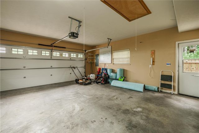 311 Holiday Island Drive, Holiday Island, AR 72631