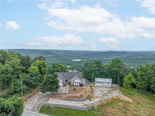 311 Holiday Island Drive, Holiday Island, AR 72631