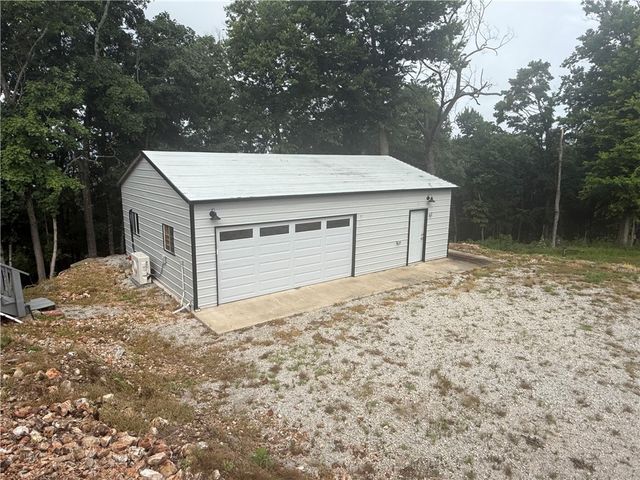 311 Holiday Island Drive, Holiday Island, AR 72631