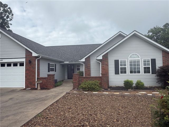 311 Holiday Island Drive, Holiday Island, AR 72631
