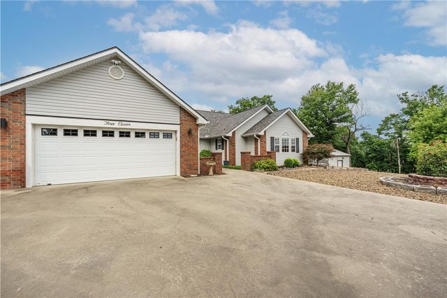 311 Holiday Island Drive, Holiday Island, AR 72631