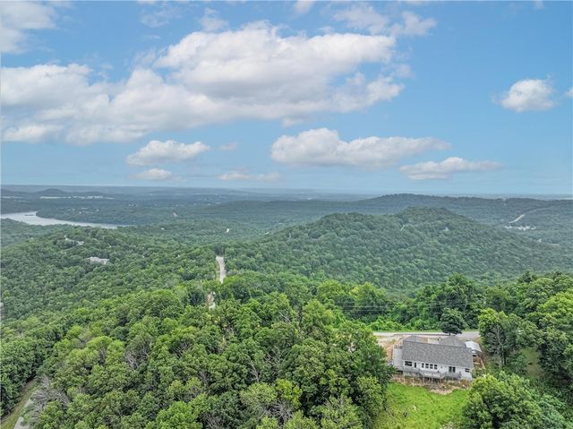 311 Holiday Island Drive, Holiday Island, AR 72631