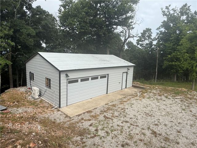 311 Holiday Island Drive, Holiday Island, AR 72631