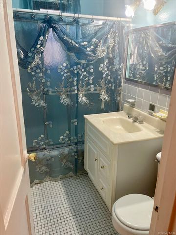 90-25 Shore Parkway 91, Howard Beach, NY 11414
