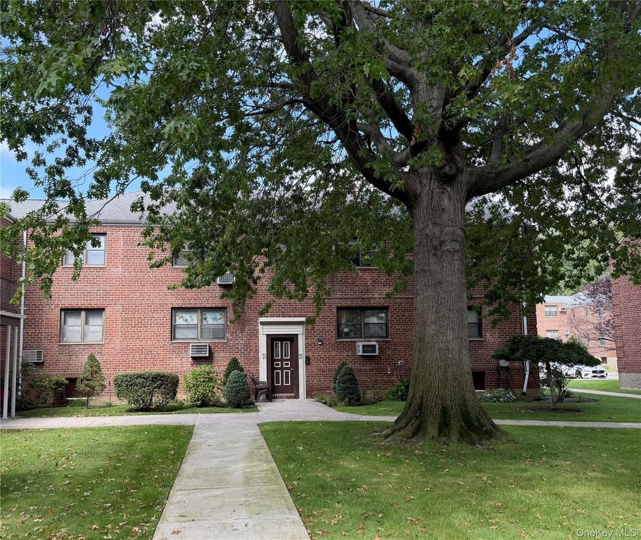 90-25 Shore Parkway 91, Howard Beach, NY 11414 — exterior