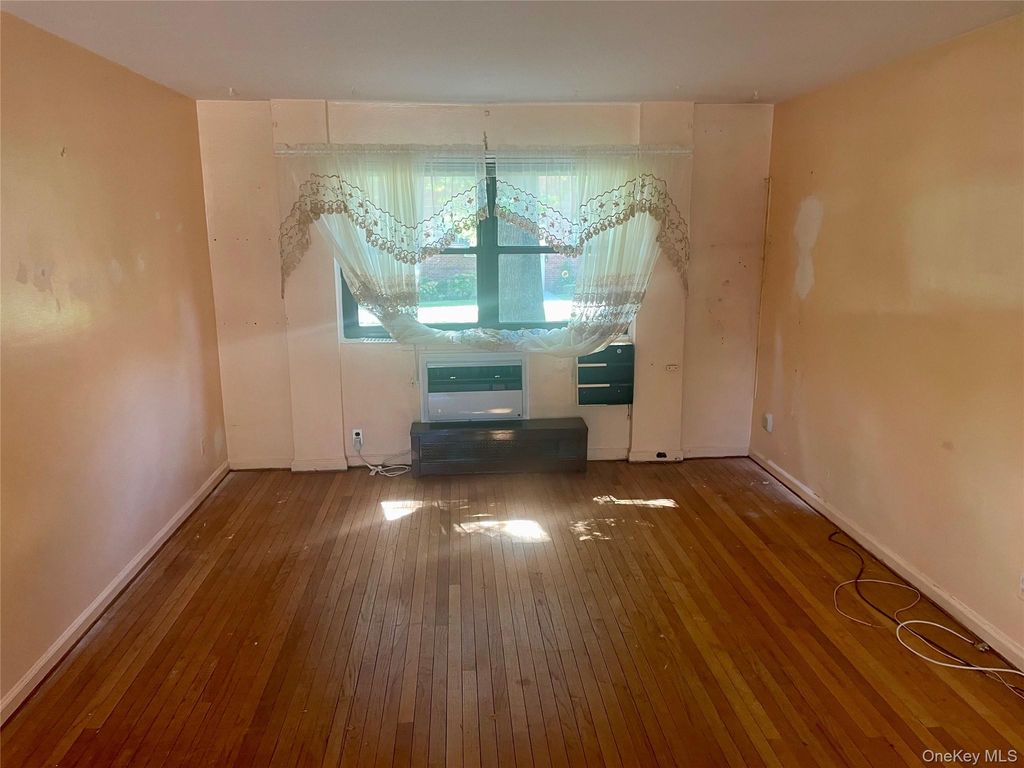 90-25 Shore Parkway 91, Howard Beach, NY 11414 — photo 2