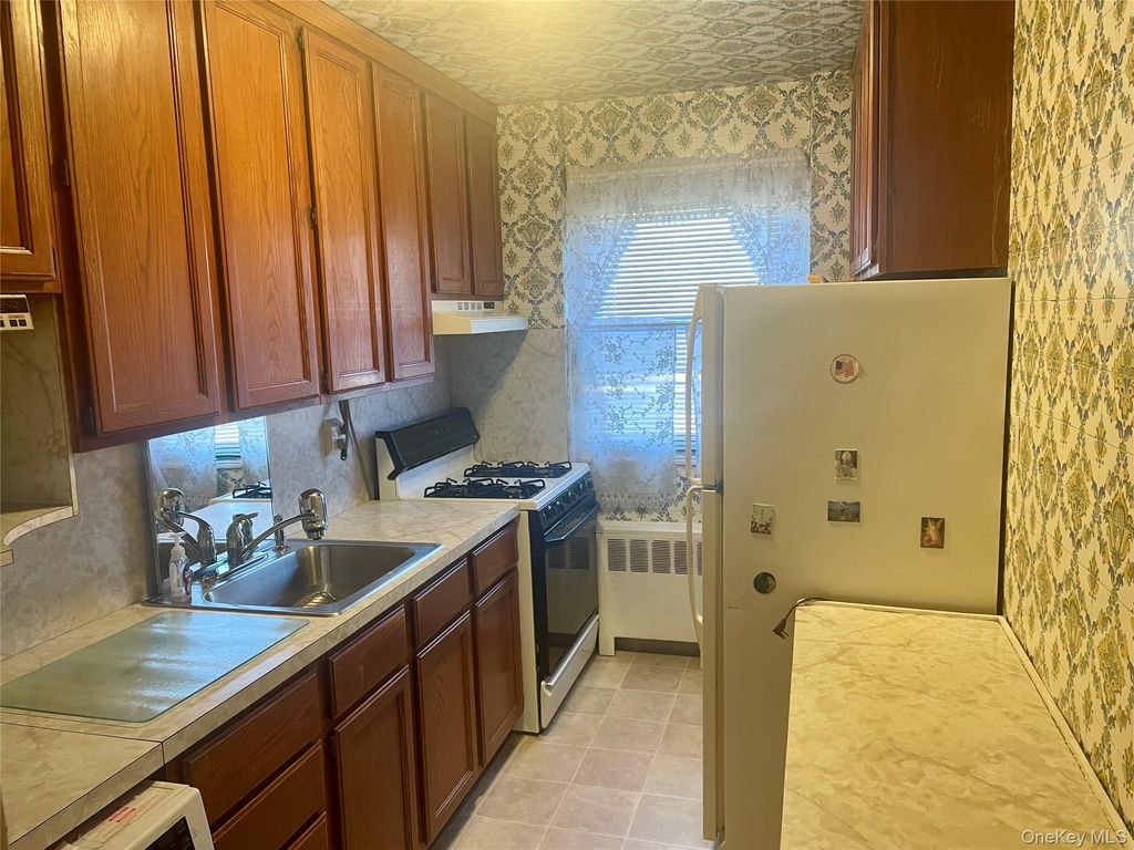 90-25 Shore Parkway 91, Howard Beach, NY 11414 — photo 5