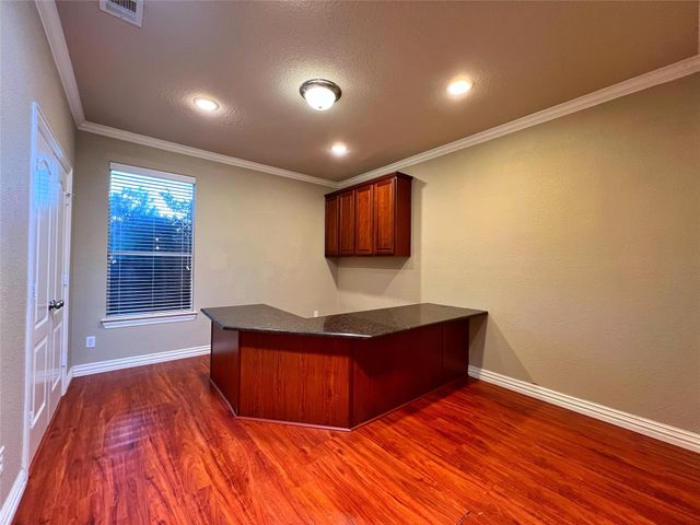 2947 Nadar, Grand Prairie, TX 75054