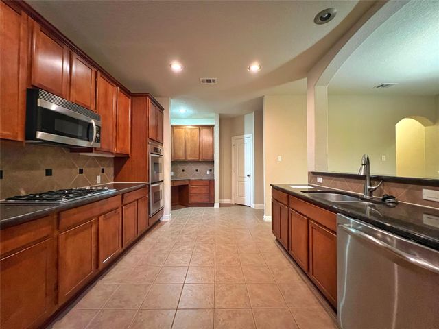 2947 Nadar, Grand Prairie, TX 75054