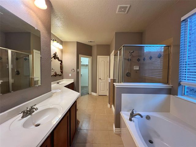 2947 Nadar, Grand Prairie, TX 75054