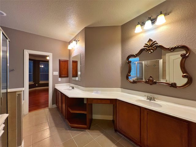 2947 Nadar, Grand Prairie, TX 75054