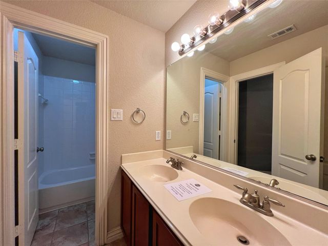 2947 Nadar, Grand Prairie, TX 75054