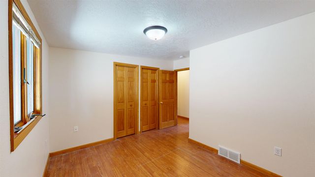 115 18th St SW, Minot, ND 58701