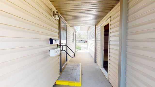 115 18th St SW, Minot, ND 58701