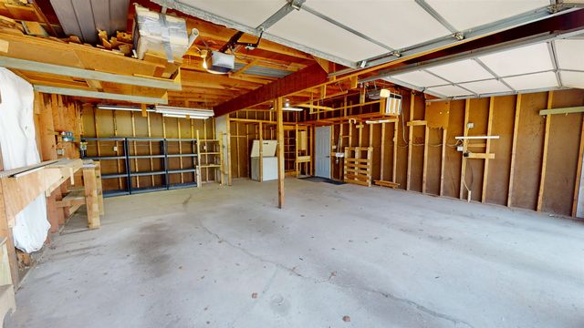 115 18th St SW, Minot, ND 58701