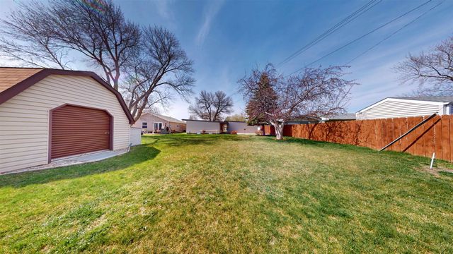 115 18th St SW, Minot, ND 58701