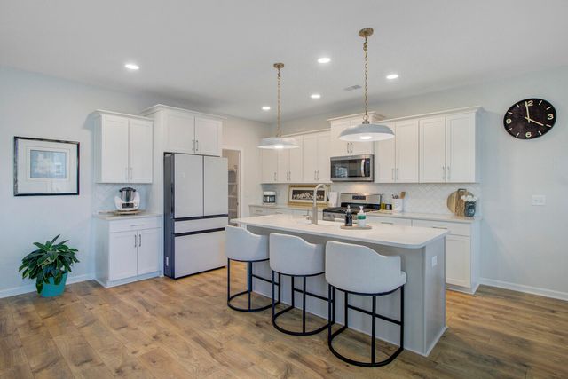 468 Eagleview Drive, Moncks Corner, SC 29461