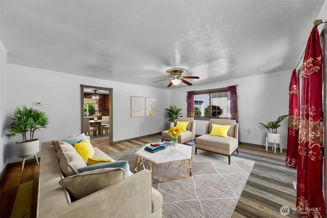 2440 Birch Bay Lynden Road, Custer, WA 98240