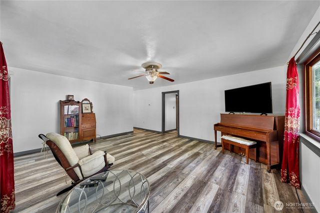 2440 Birch Bay Lynden Road, Custer, WA 98240